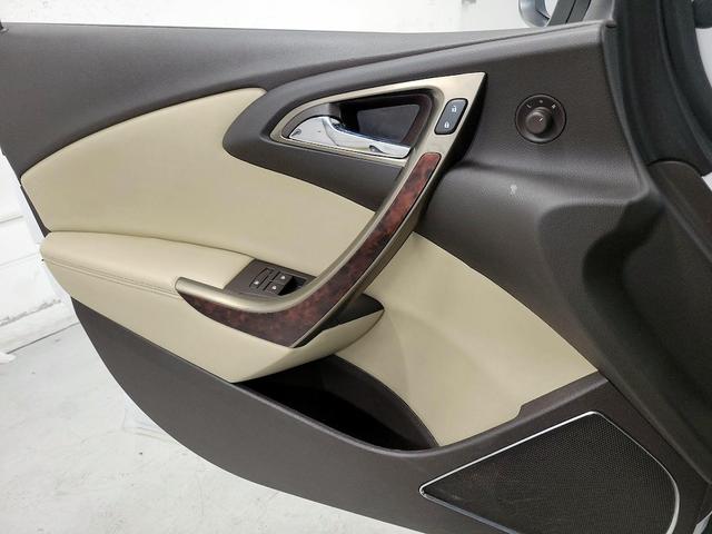 Photo of 2016 White Buick Verano