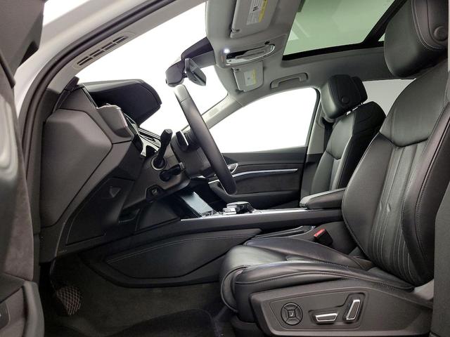 Photo of 2019 White Audi e-tron