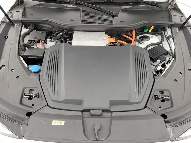 Photo of 2019 White Audi e-tron
