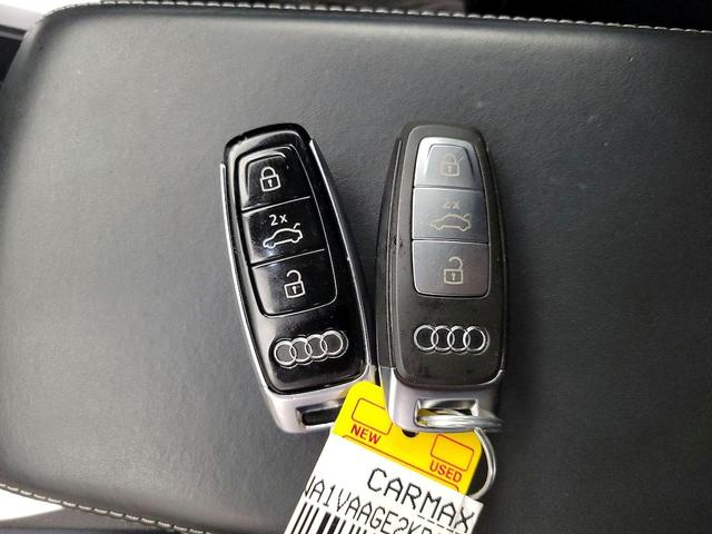 Photo of 2019 White Audi e-tron