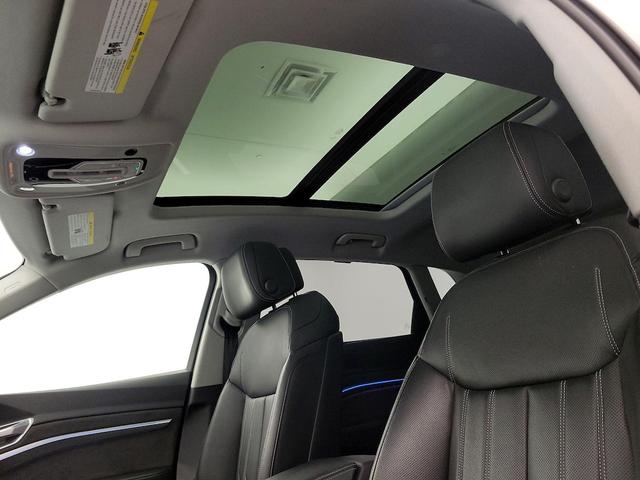 Photo of 2019 White Audi e-tron