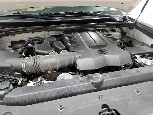 Photo of 2019 White Toyota 4Runner