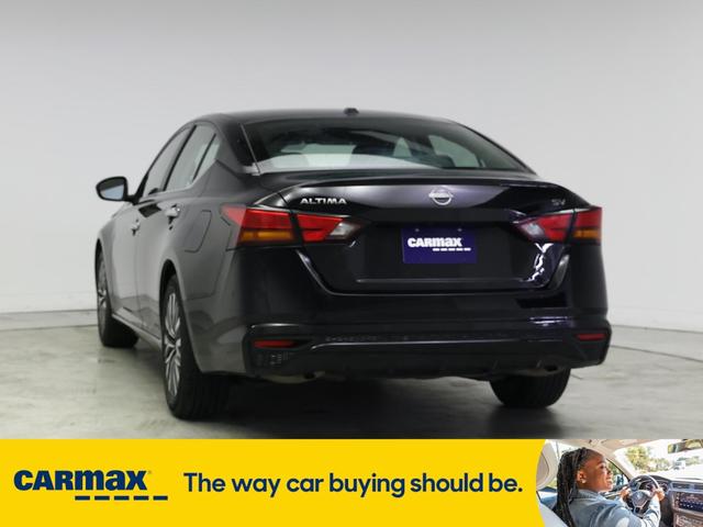 Photo of 2023 Black Nissan Altima