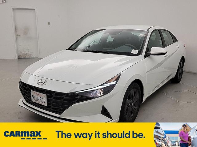 Photo of 2022 Gray Hyundai ELANTRA