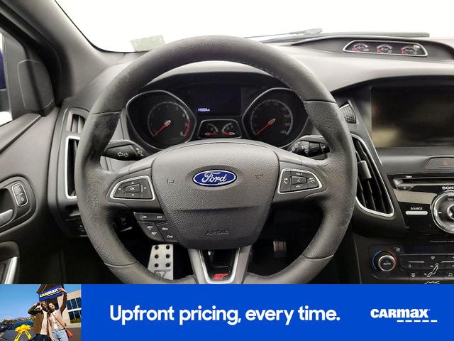 Photo of 2015 Blue Ford Focus