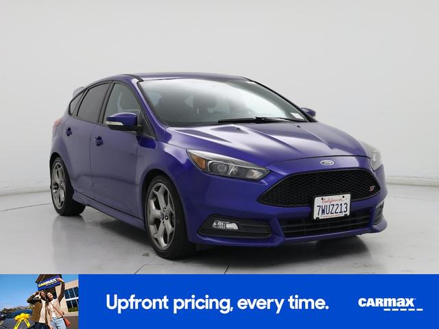 Photo of 2015 Blue Ford Focus