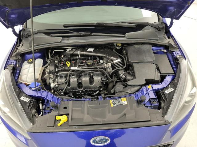 Photo of 2015 Blue Ford Focus