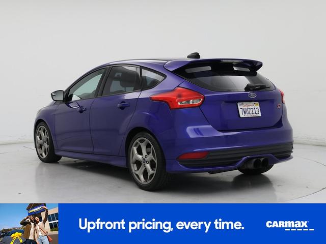 Photo of 2015 Blue Ford Focus