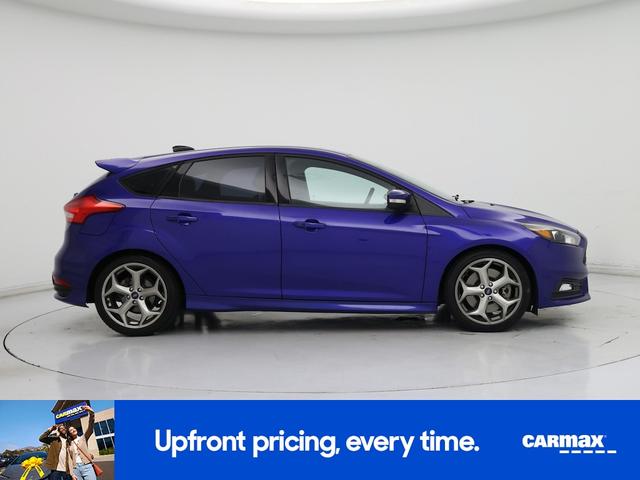 Photo of 2015 Blue Ford Focus