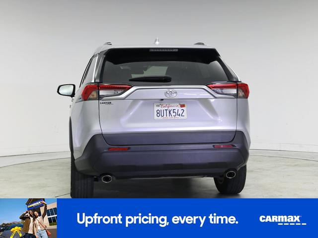 Photo of 2021 Silver Toyota RAV4