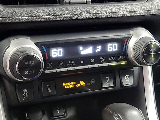 Photo of 2021 Silver Toyota RAV4