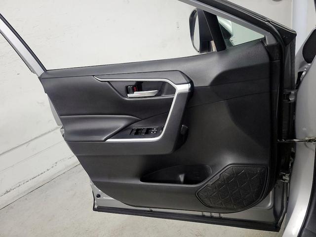 Photo of 2021 Silver Toyota RAV4