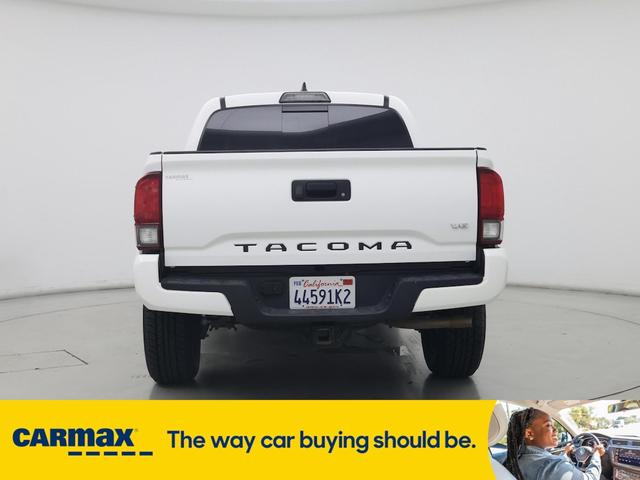 Photo of 2018 White Toyota Tacoma