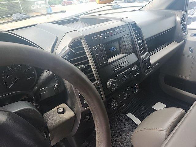 Photo of 2022 Oxford White Ford F-350