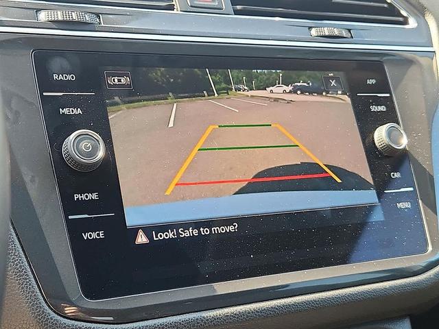 Photo of 2022 Platinum Gray Metallic Volkswagen Tiguan
