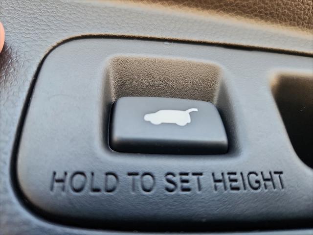Photo of 2024 Crystal Black Pearl Honda CR-V