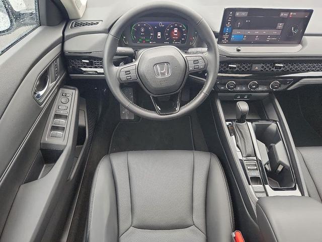 Photo of 2023 Platinum White Pearl Honda Accord