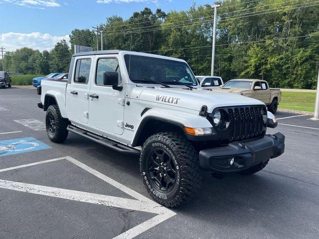 Photo of 2022 Bright White Clearcoat Jeep Gladiator