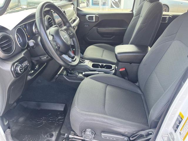 Photo of 2022 Bright White Clearcoat Jeep Gladiator