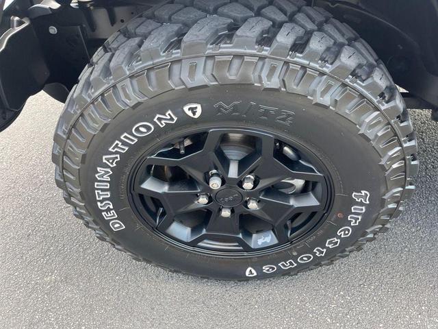 Photo of 2022 Bright White Clearcoat Jeep Gladiator