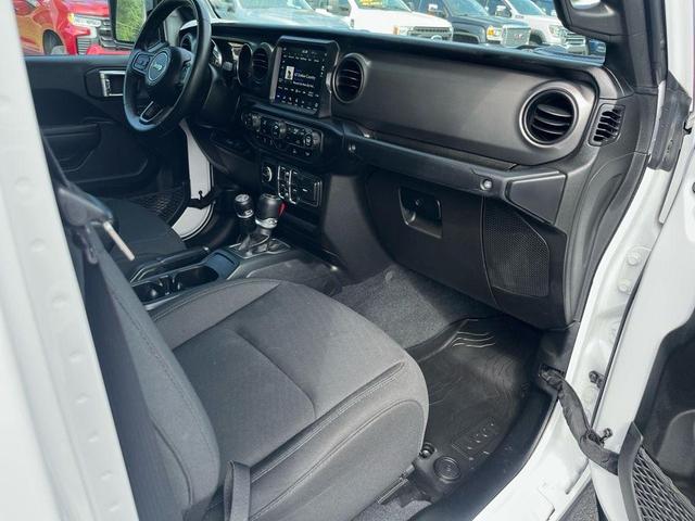 Photo of 2022 Bright White Clearcoat Jeep Gladiator
