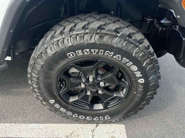 Photo of 2022 Bright White Clearcoat Jeep Gladiator