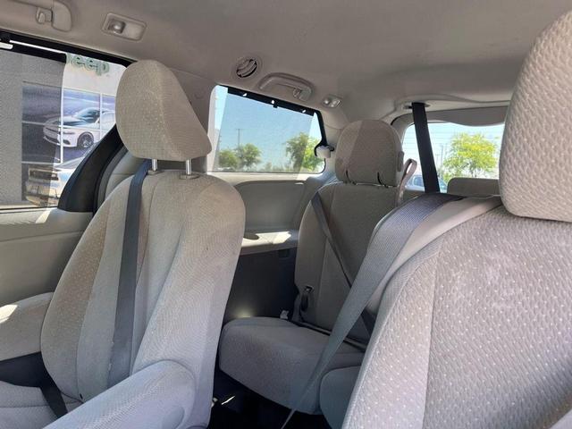 Photo of 2014 Predawn Gray Mica Toyota Sienna