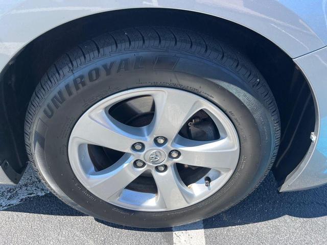 Photo of 2014 Predawn Gray Mica Toyota Sienna