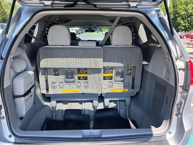 Photo of 2014 Predawn Gray Mica Toyota Sienna