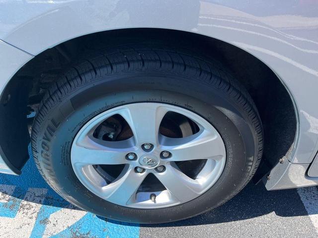 Photo of 2014 Predawn Gray Mica Toyota Sienna