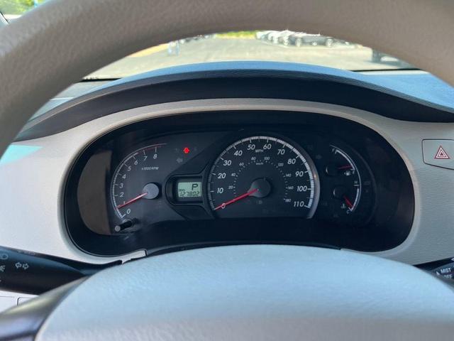 Photo of 2014 Predawn Gray Mica Toyota Sienna