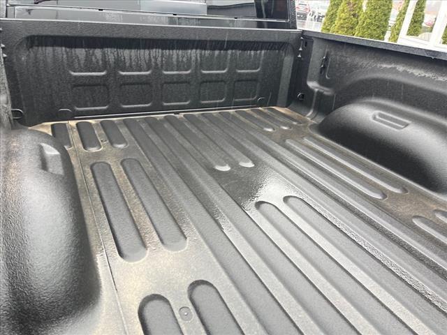 Photo of 2024 Diamond Black Crystal Pearlcoat RAM 2500