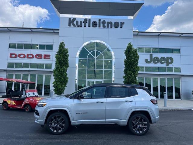 Photo of 2025 Silver Zynith Metallic Clearcoat Jeep Compass
