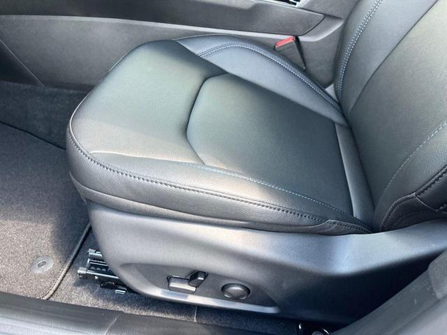 Photo of 2025 Silver Zynith Metallic Clearcoat Jeep Compass
