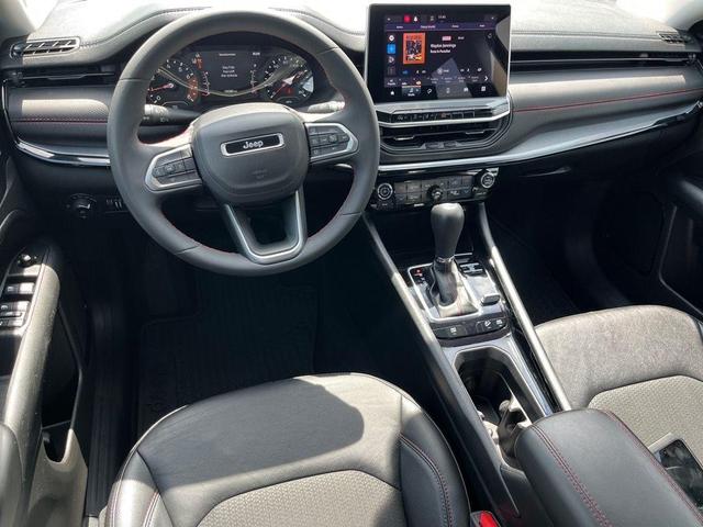 Photo of 2022 Granite Crystal Metallic Clearcoat Jeep Compass