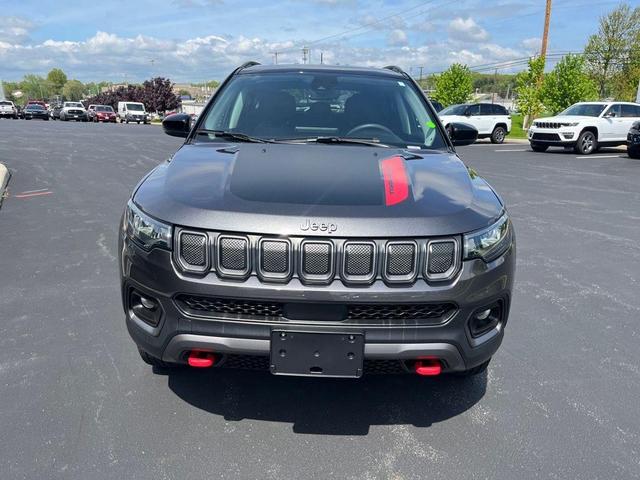 Photo of 2022 Granite Crystal Metallic Clearcoat Jeep Compass