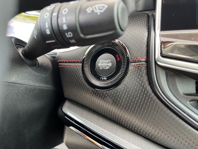 Photo of 2022 Granite Crystal Metallic Clearcoat Jeep Compass