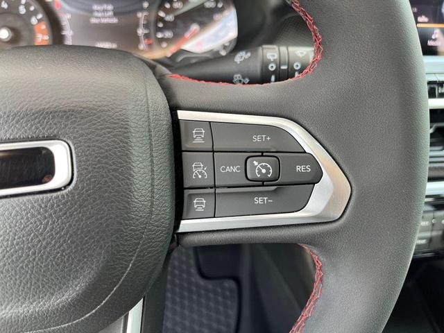 Photo of 2022 Granite Crystal Metallic Clearcoat Jeep Compass