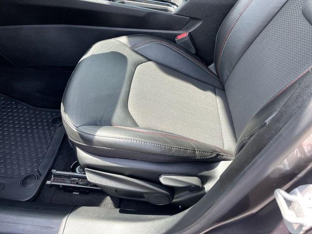 Photo of 2022 Granite Crystal Metallic Clearcoat Jeep Compass