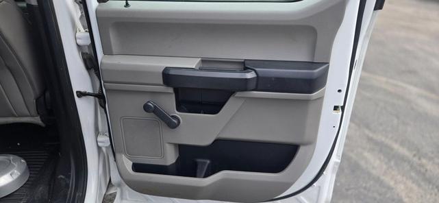 Photo of 2019 Oxford White Ford F-250