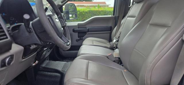 Photo of 2019 Oxford White Ford F-250