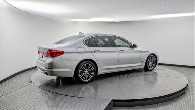 Photo of 2019 Glacier Silver Metallic BMW 530