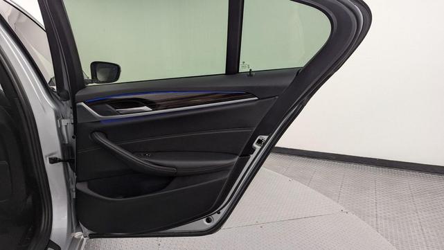 Photo of 2019 Glacier Silver Metallic BMW 530
