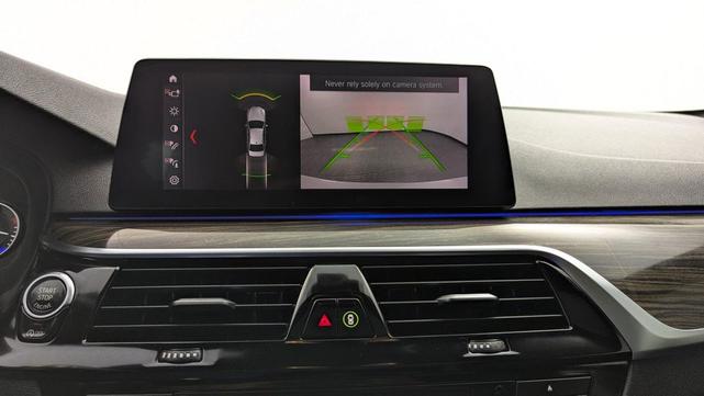 Photo of 2019 Glacier Silver Metallic BMW 530