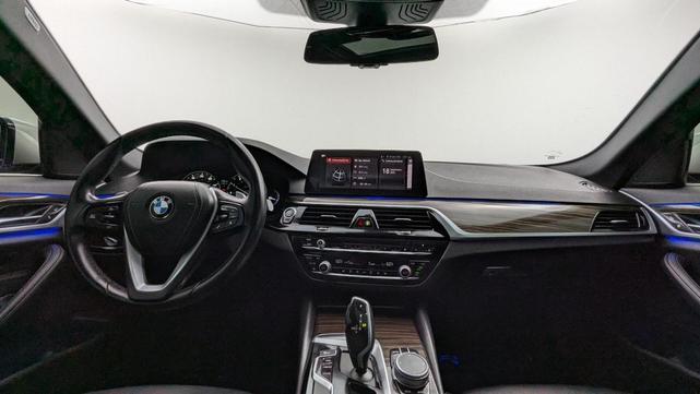 Photo of 2019 Glacier Silver Metallic BMW 530