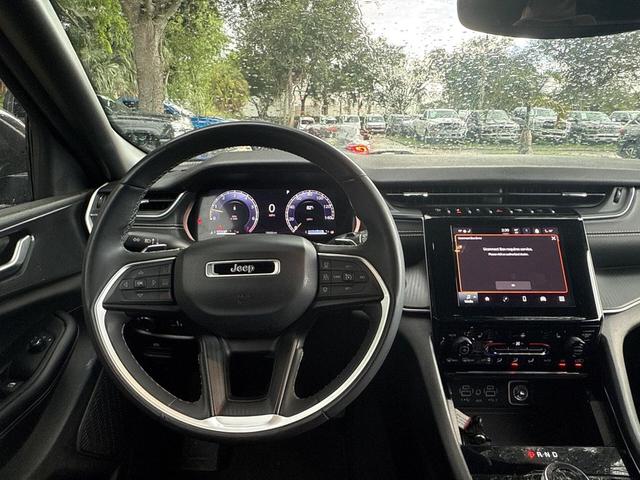 Photo of 2023 Velvet Red Pearlcoat Jeep Grand Cherokee