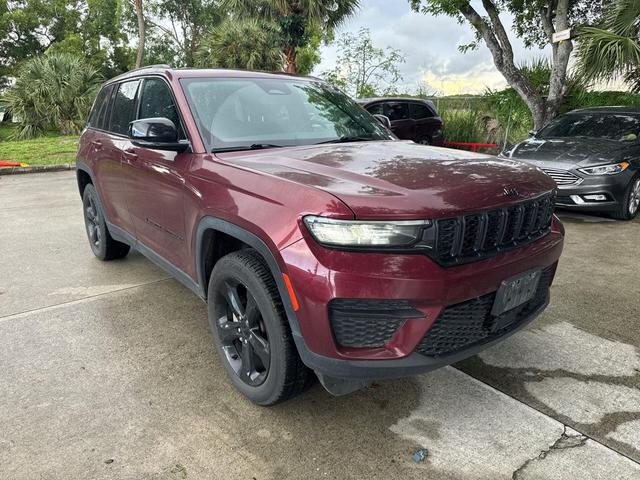 Photo of 2023 Velvet Red Pearlcoat Jeep Grand Cherokee