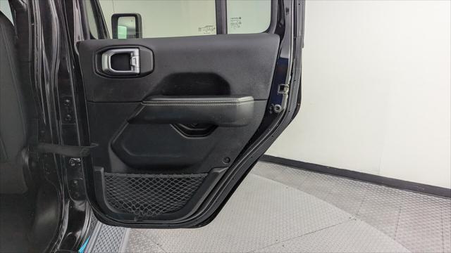 Photo of 2020 Black Clearcoat Jeep Gladiator