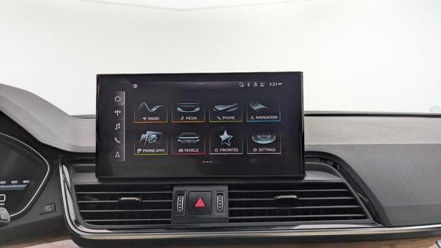 Photo of 2022 Ibis White Audi Q5