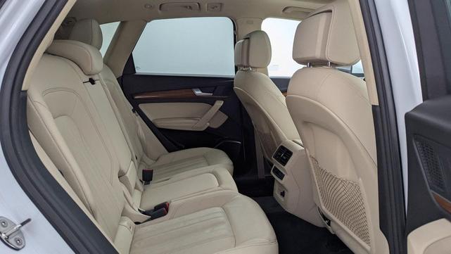 Photo of 2022 Ibis White Audi Q5